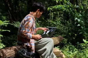 MacBook Pro terbaru Apple dengan layar sentuh PROLED XDR
